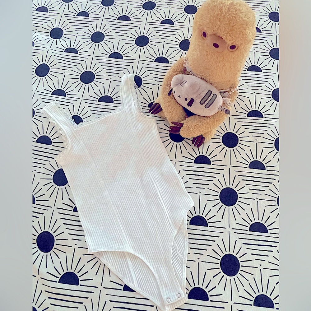 Everyday Staple: Girl’s F21 Cotton White Tank Ribbed w/Lace Bodysuit (Sz 9-10)